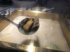 -尚尚仙·酸汤猪手·猪肚鸡火锅(华联万柳购物中心店)