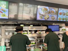 -老乡鸡(武汉中南梅苑小区地铁站店)