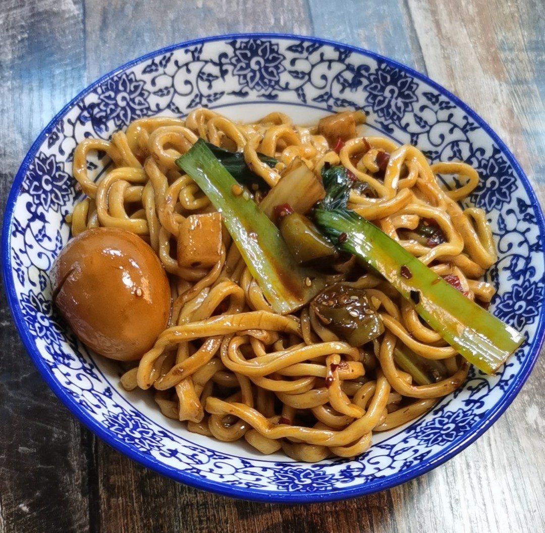 剁椒面搭配卤蛋