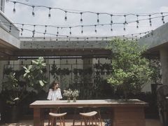 -ROAST coffee & eatery