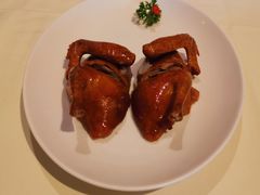 玻璃脆皮乳鸽-利苑酒家(金宝店)