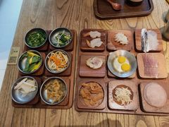 -银米·云南传统过桥米线(双廊黑金冠店)