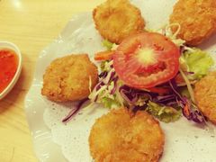 -J Daeng Seafood