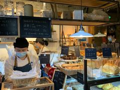 面包甜点陈列柜-仙峰天然面包(迎宾路店)