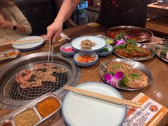 -明洞阿姨·韩式酱蟹烤肉·创意料理(三元桥店)