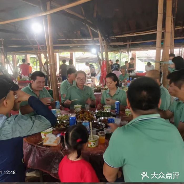 松山湖南湖湾露营营地图片