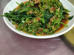 剁椒藤菜-洪霞餐馆