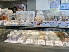 面包甜点陈列柜-喜茶(东莞汇一城店)