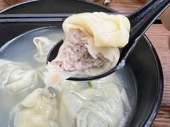 三鲜大馄饨-万寿斋(山阴路店)