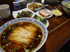 红汤底-同得兴 Since·1995 传统苏式面馆(嘉馀坊店)