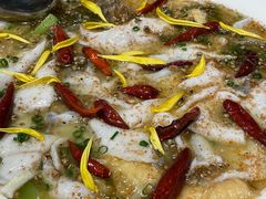 老坛酸菜鲈鱼-渔语鱼新川菜Bistro(万象天地店)