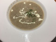 蘑菇奶油汤-新贝乐意大利餐厅(苏州中心店)