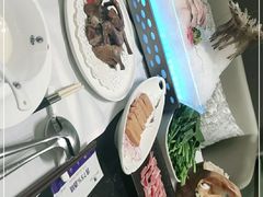 -红鼎豆捞·非遗鲍皇汤火锅(宝丰路店)