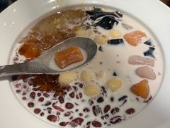 -RUXU入续糖水铺与包(卓悦中心店)