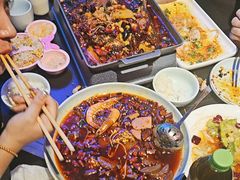 -粉墨特色菜·烧烤音乐酒馆