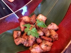 岩烧猪颈肉配石盐-红泰·泰精选·特色料理(中山路店)