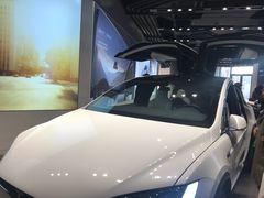 -TESLA 特斯拉(上海太古汇体验店)
