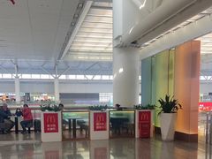 -麦当劳(上海虹桥站30B检票口楼上)