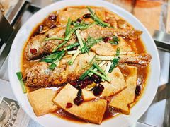 黄鱼烧豆腐-二道木烤羊腿(桃花潭店)