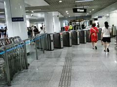 -陆家浜路(地铁站)