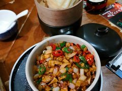 传统黑三剁配薄饼-雀舞云南菜(天津天河城购物中心店)