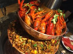-沪小二炭火蛙锅(淮海中路美食不夜城店)