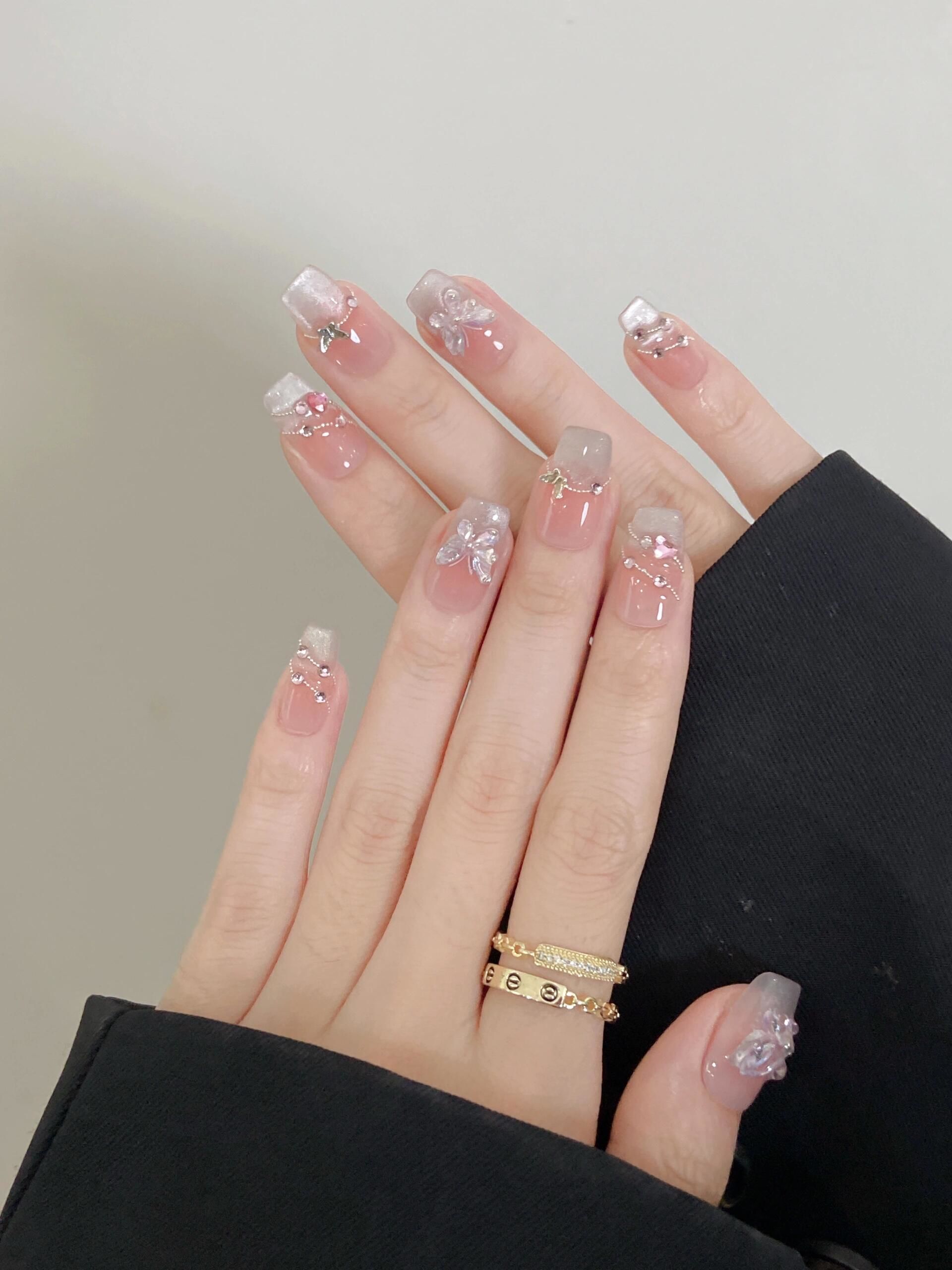 富贵千金蝴蝶美甲