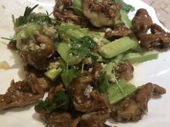 -喝丢一只鞋辣炒海鲜小烧烤(三八广场店)