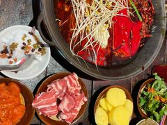 -四小区火锅·巷子里的重庆火锅(花照壁店)