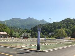 -燕子河大峡谷天坑仙境