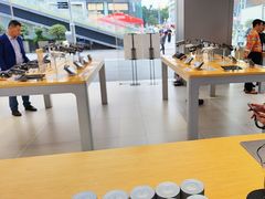 -DJI大疆(深圳华强北曼哈授权体验店)