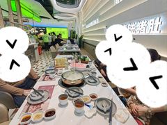 -洪氏嗨捞·广东猪肚鸡·椰子鸡火锅(西咸万象城店)