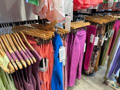 -lululemon(比斯特购物村店)