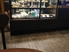 面包甜点陈列柜-星巴克(大连柏威年店)