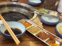 -明洞阿姨·韩式酱蟹烤肉·创意料理(三元桥店)