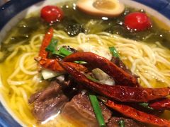 成都老坛酸菜牛腩面-千金一碗·宝岛一村(韩国街店)