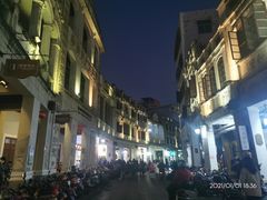 -海口骑楼小吃街