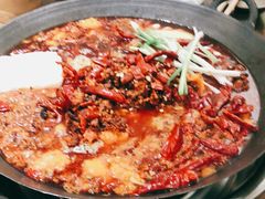 -四小区火锅·巷子里的重庆火锅(花照壁店)