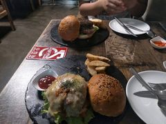 -HIGH FIVE哈福手工汉堡(桂林路店)