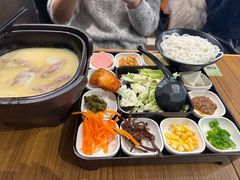 -阿香米线(大唐西市大润发店)