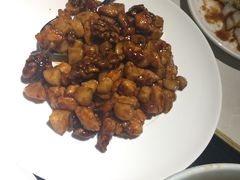 酱爆桃仁鸡丁-京味斋·北京烤鸭(北京南站洋桥店)