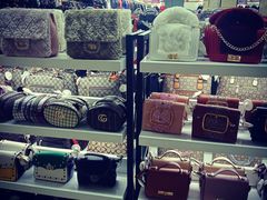 -优衣汇服装批发城(隆和小商品城店)