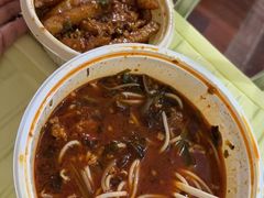 -粉八·云南米线·建水烧烤(常熟路店)