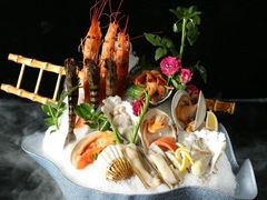 -雍容荟活帝王蟹活龙虾自助(苏宁旗舰店)