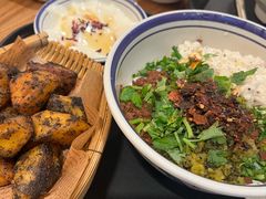 -云阿蛮云南生烫牛肉米线(奉贤路店)