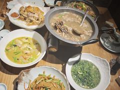 -头上红煨盐鸡·非遗院子餐厅