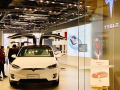 -TESLA 特斯拉(上海太古汇体验店)
