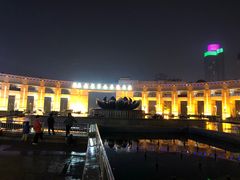 -泉城广场