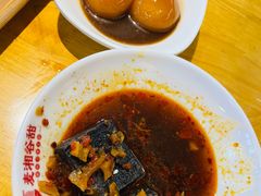 -呷佬·长沙手工米粉(金沙江路店)