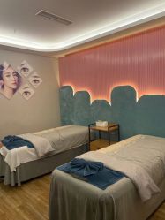 -PE SALON 